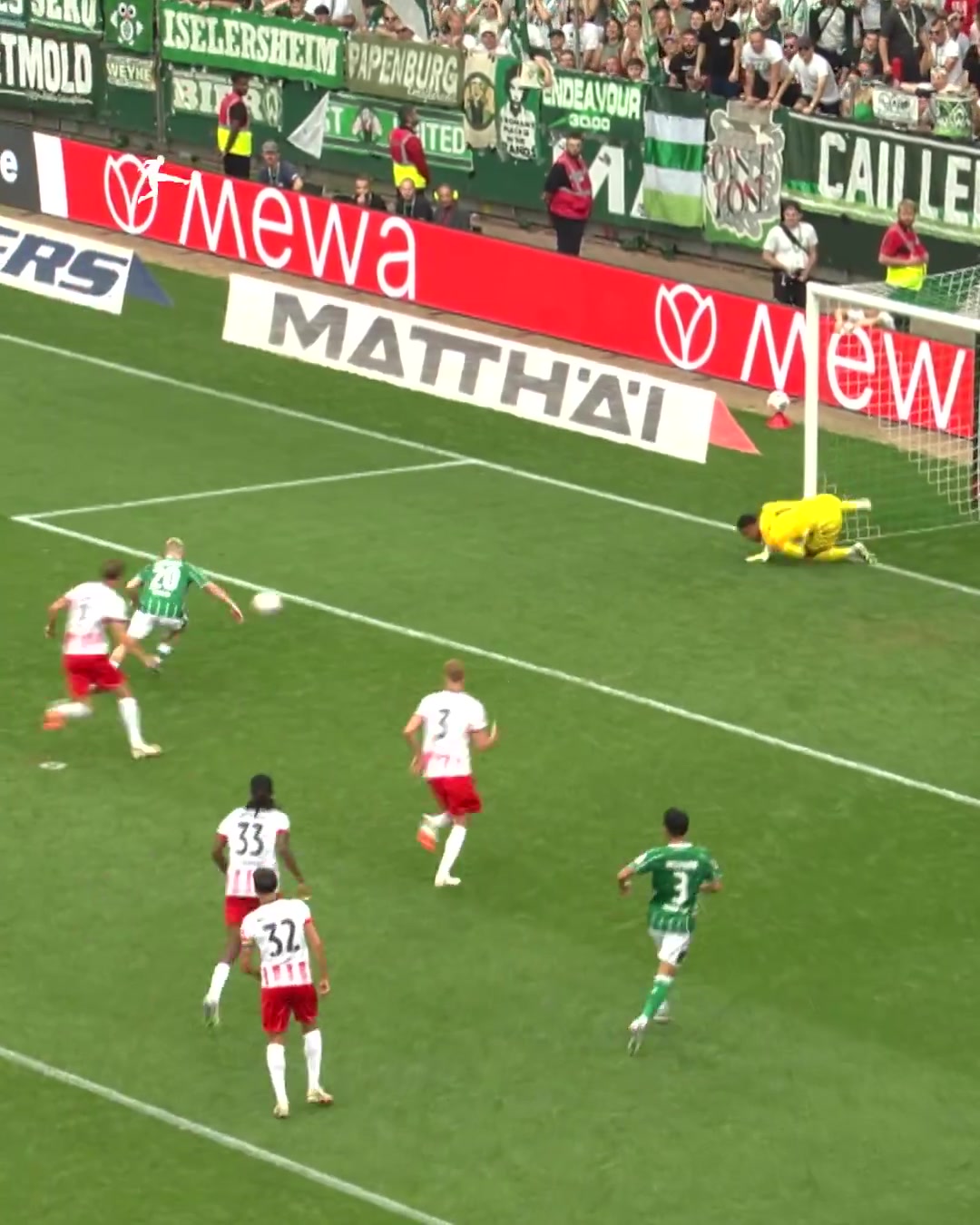 點(diǎn)球殺手！弗賴(lài)堡門(mén)將連續5次撲出點(diǎn)球，創(chuàng  )德甲歷史記錄