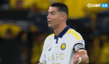 怎能不淚流滿(mǎn)面呢??沙特聯(lián)賽前C羅和本澤馬有說(shuō)有笑