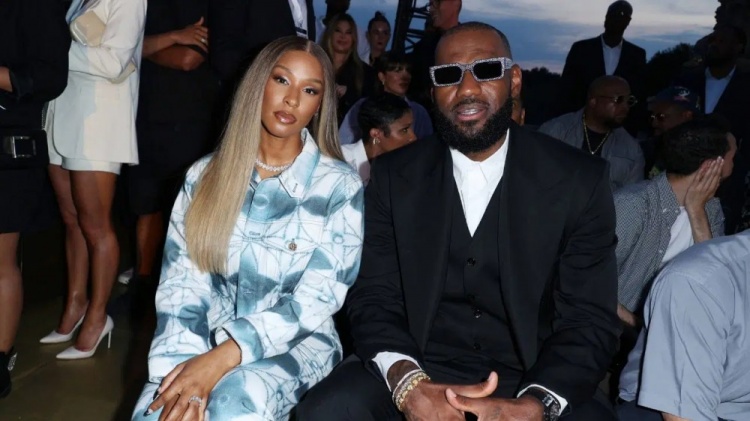 夸梅：為何詹姆斯之前從未談過(guò)婚姻不易？任由別人給他編完美人設