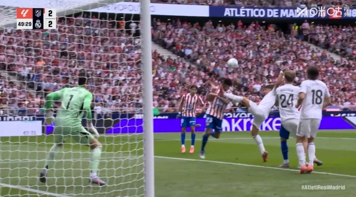 居勒爾“爆頭”岡薩雷斯！阿爾瓦雷斯點(diǎn)射，馬競3-2反超皇馬！