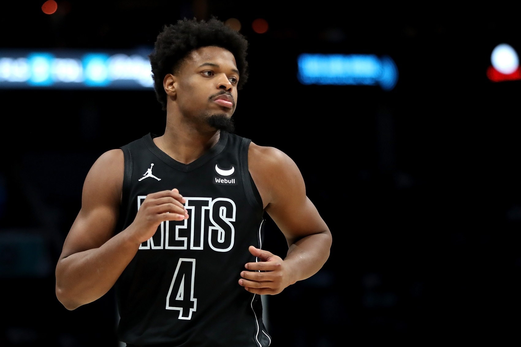 獨行俠官方：球隊正式簽下小丹尼斯-史密斯與厄爾 并裁掉霍奇