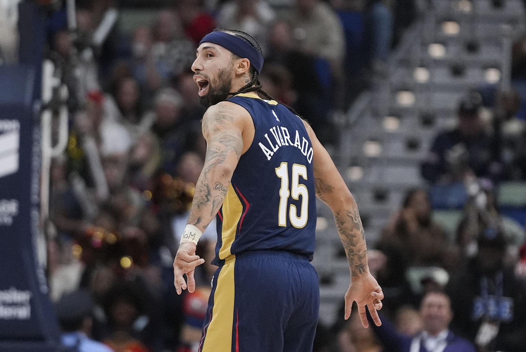 米西：訓練營(yíng)至今噴垃圾話(huà)最兇的是阿爾瓦拉多 他就沒(méi)停過(guò)