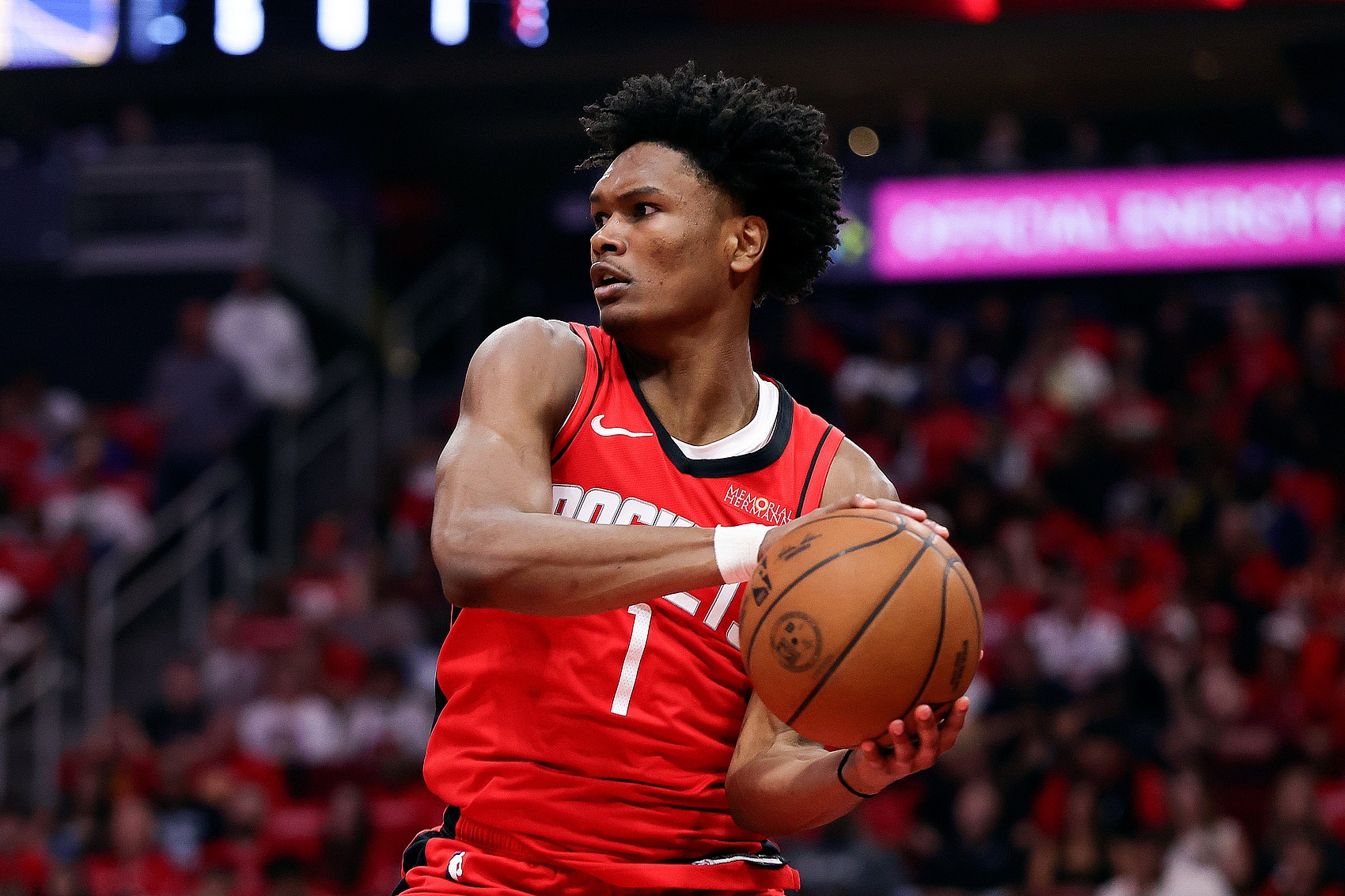 美記：阿門(mén)打控衛時(shí)火箭每百回合比對手多拿10.7分 這方案可行