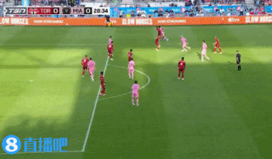 這腳可惜！梅西禁區極具威脅的推射，打門(mén)角度略正被門(mén)將撲出