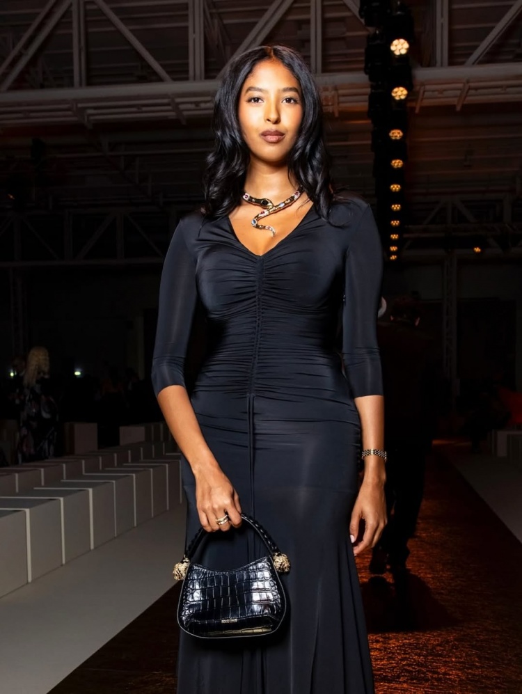 亭亭玉立！科比大女兒在社媒曬米蘭時(shí)裝周美照 瓦妮莎點(diǎn)贊