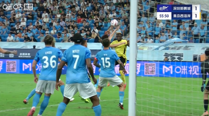 逆天手球！楊一鳴防守中伸手“打排球”送點(diǎn)，阿齊茲點(diǎn)射反超比分