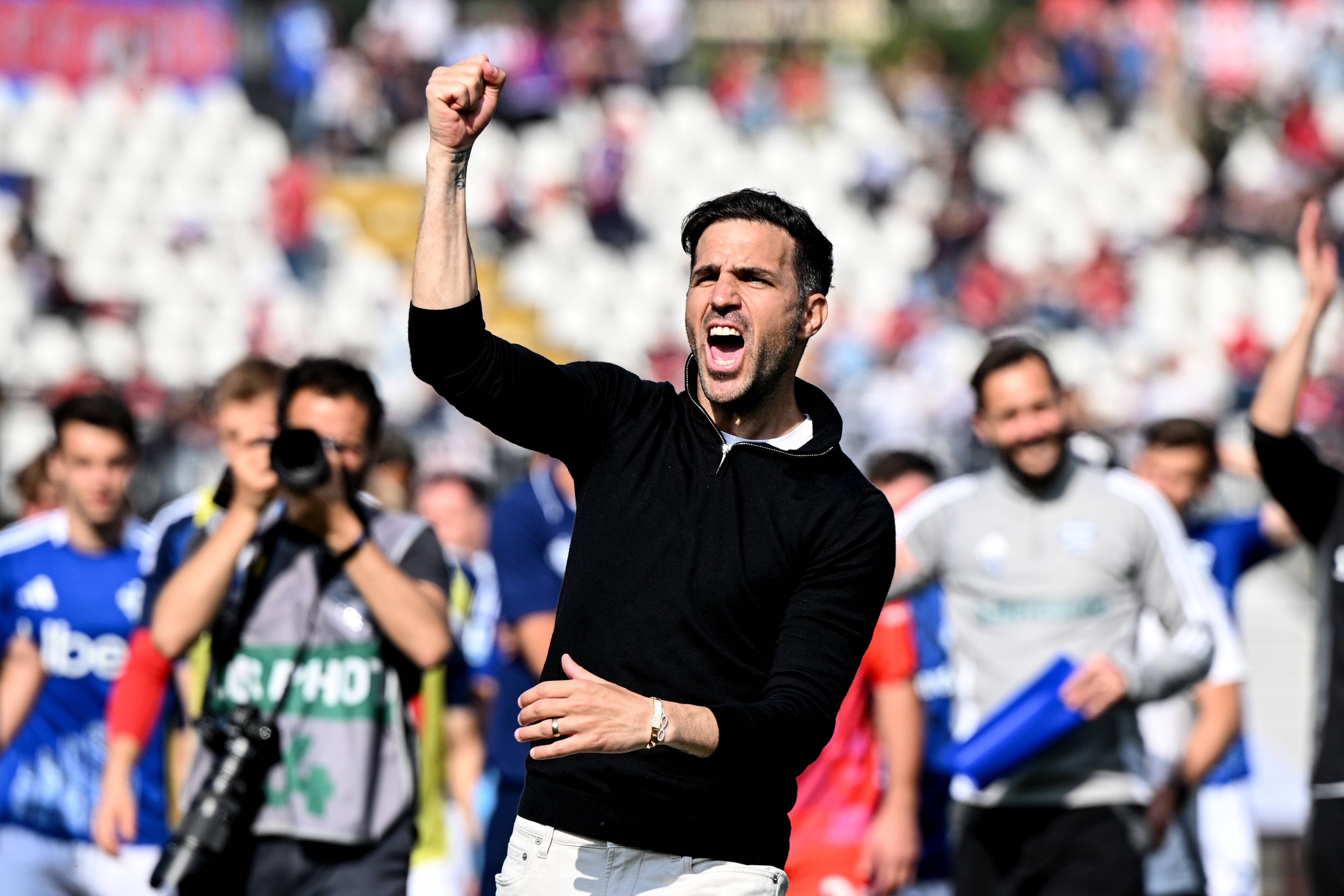 小法：丟球時(shí)我們有球員因接受治療離場(chǎng)，對紅牌判罰暫時(shí)不予評價(jià)