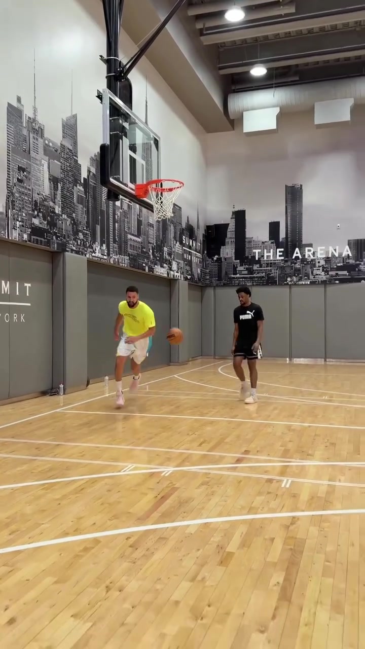 實(shí)戰干貨來(lái)了！訓練師曬克萊訓練：扣籃熱身后各種三分投射美如畫(huà)