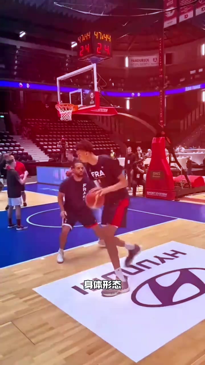 楊毅：我和周琦探討過(guò) 若中國有文班基本在12、15歲之后就消失了