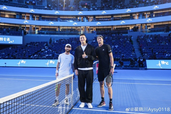 跨界聯(lián)動(dòng)！翟曉川：很榮幸為今天中網(wǎng)的比賽挑邊??