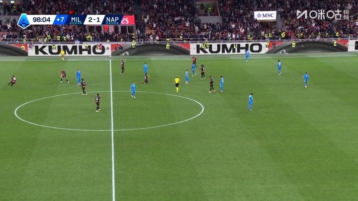 怎能不動(dòng)容！第99分鐘比賽終于結束，40歲魔笛直接跪地慶祝