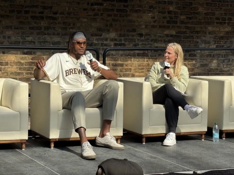 特納：字母哥現在是我隊友了 我們的內線(xiàn)組合強得可怕