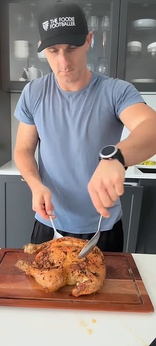 郵報：前英超球員皮尤退役后成為美食博主，分享健康食譜并教做菜