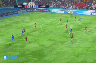 亞冠賽場(chǎng)超巨失誤！納薩夫門(mén)將抱球脫手，米林科維奇輕松笑納大禮