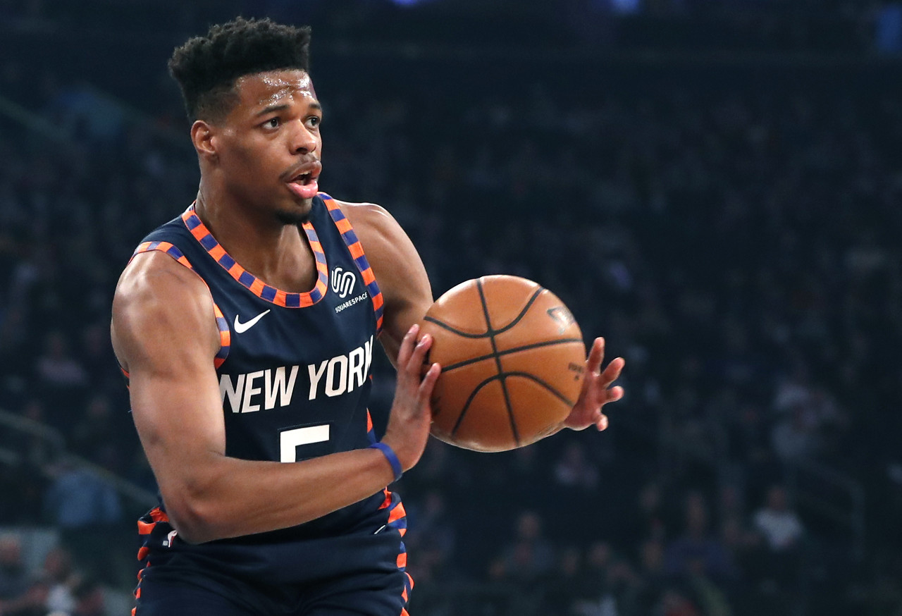 名記：小丹尼斯-史密斯和厄爾與獨行俠均簽Exhibit 9非保障合同