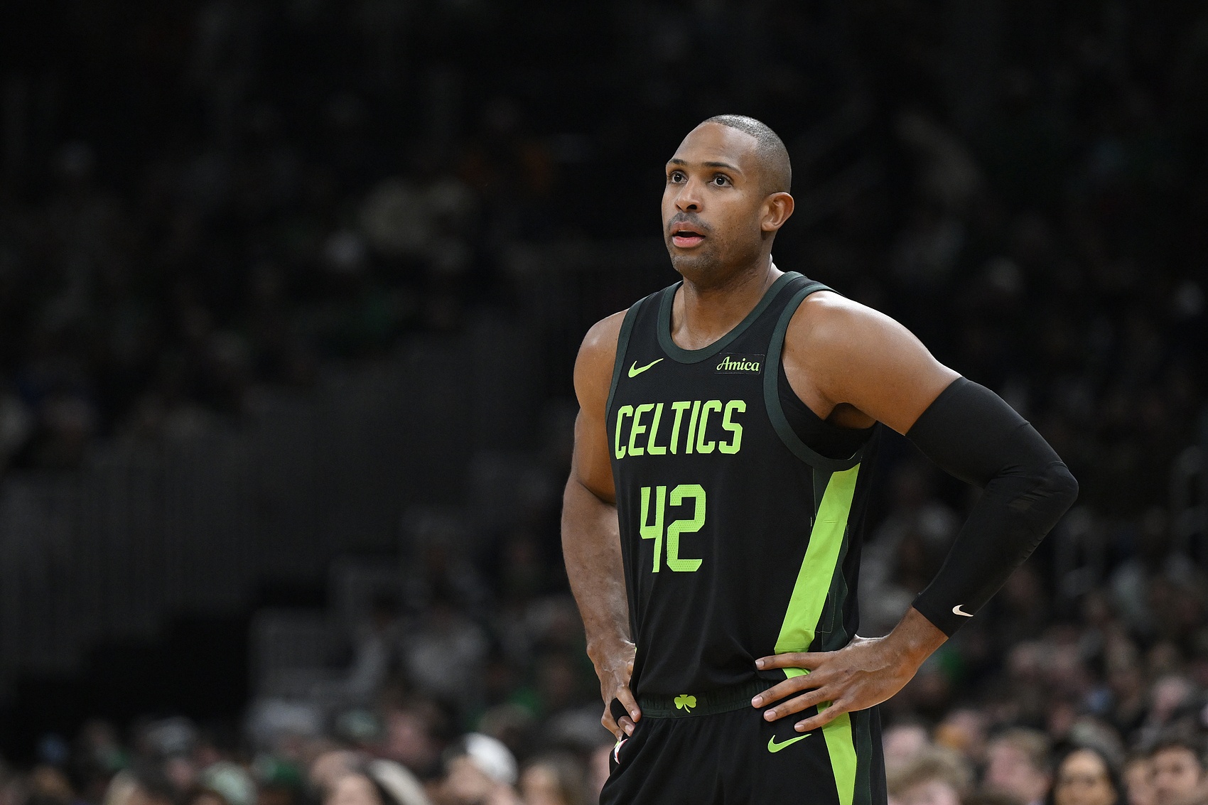 霍福德常規賽曾25次打勇士 場(chǎng)均14.9分9.4板為面對所有隊最高！