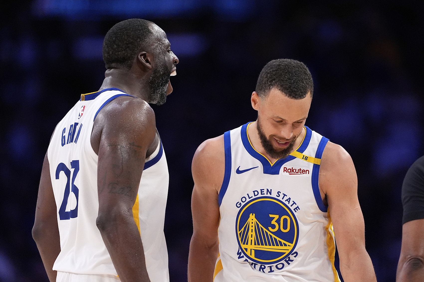 媒體人：籃球本身就是一項巨人運動(dòng) 投射能力強的大個(gè)比小個(gè)吃香