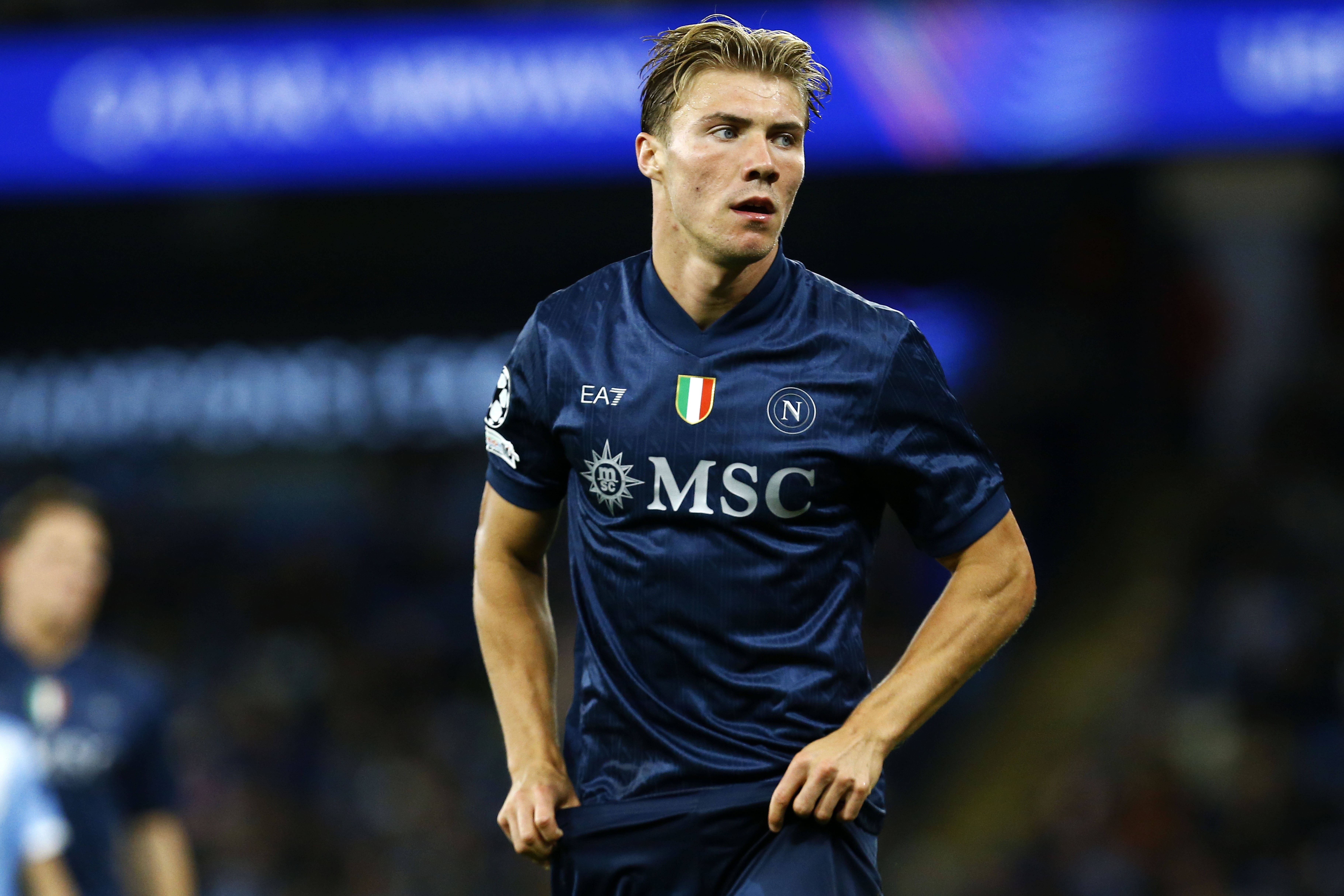 在前場(chǎng)舉步維艱，意大利三大體育報均給霍伊倫打5分