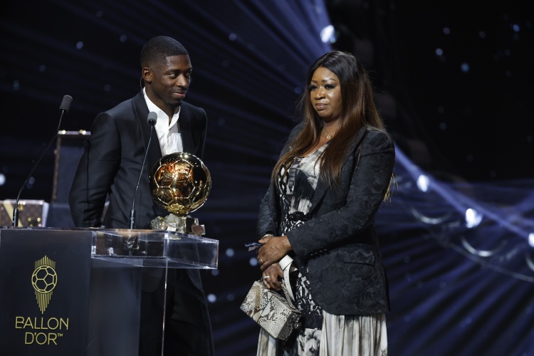 法媒：法國前總統薩科齊將一記者誤認為登貝萊母親，鬧了個(gè)烏龍