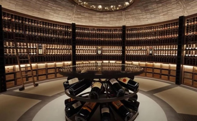 開(kāi)懷暢飲！追夢(mèng)：巴特勒的酒窖像皇帝的一樣