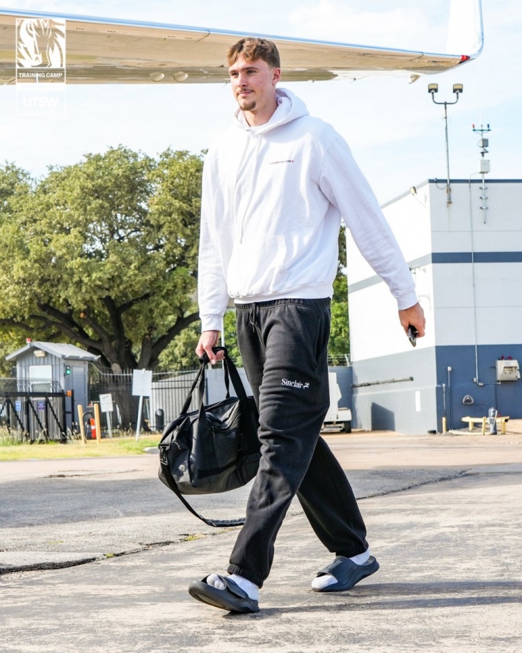 獨行俠前往溫哥華集訓！誰(shuí)的登機私服最帥氣？