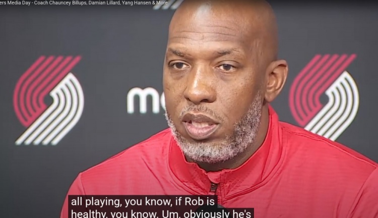 比盧普斯：羅威還需時(shí)間康復 楊瀚森上場(chǎng)時(shí)間要看三位中鋒的狀態(tài)