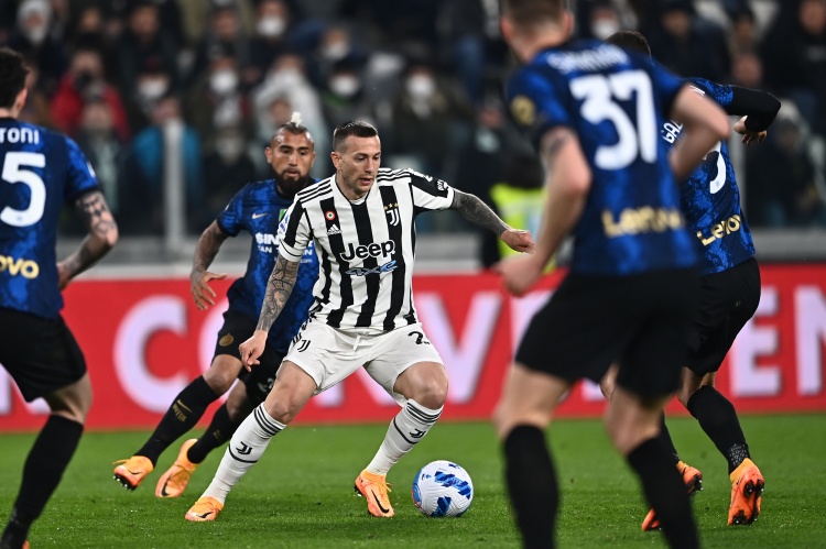 貝斯基：C羅做到了梅西沒(méi)做到的事，他改變了足球，梅西則像是神