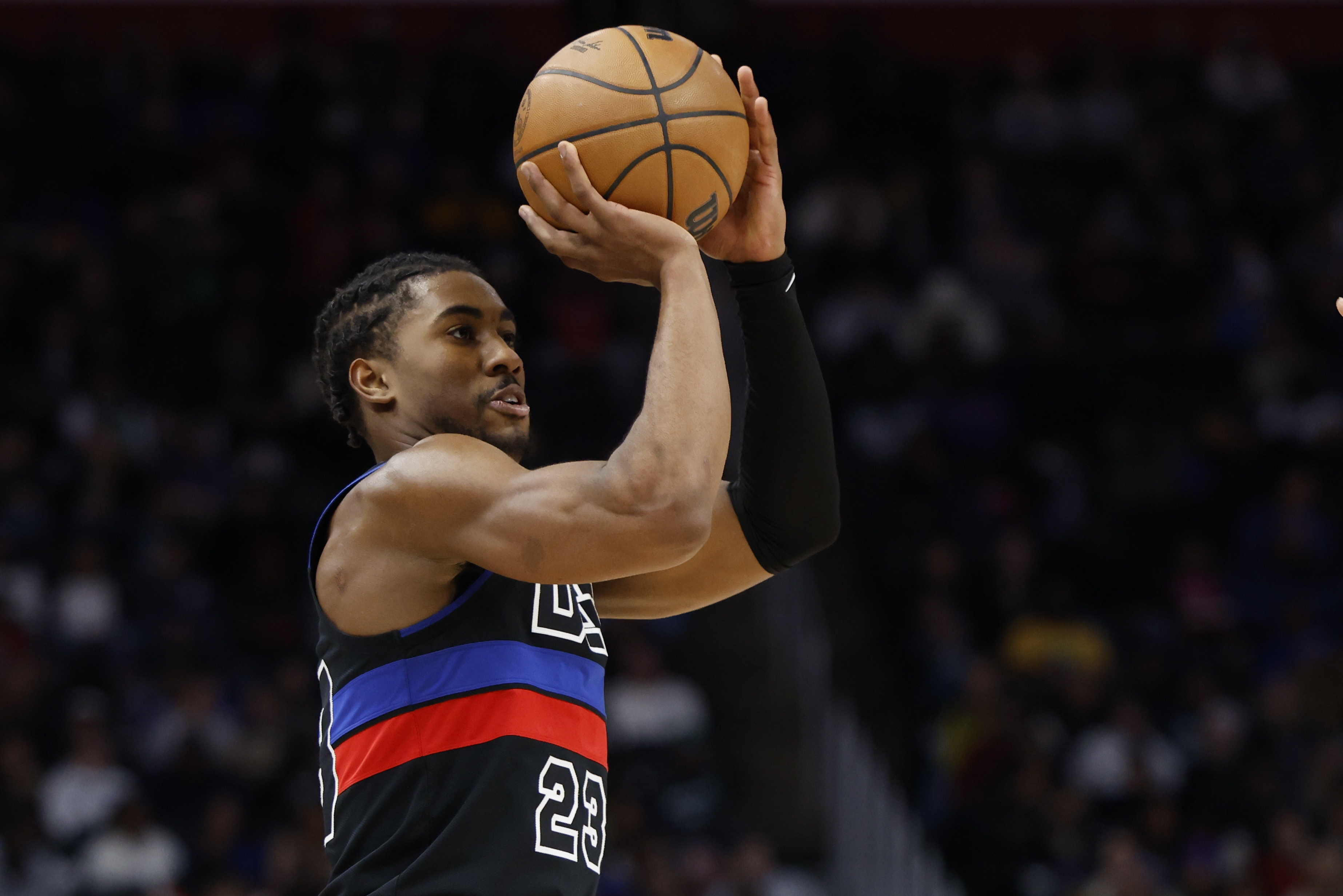 艾維：休賽期著(zhù)重提升了中投&三分 SGA和米切爾的中投都很出色