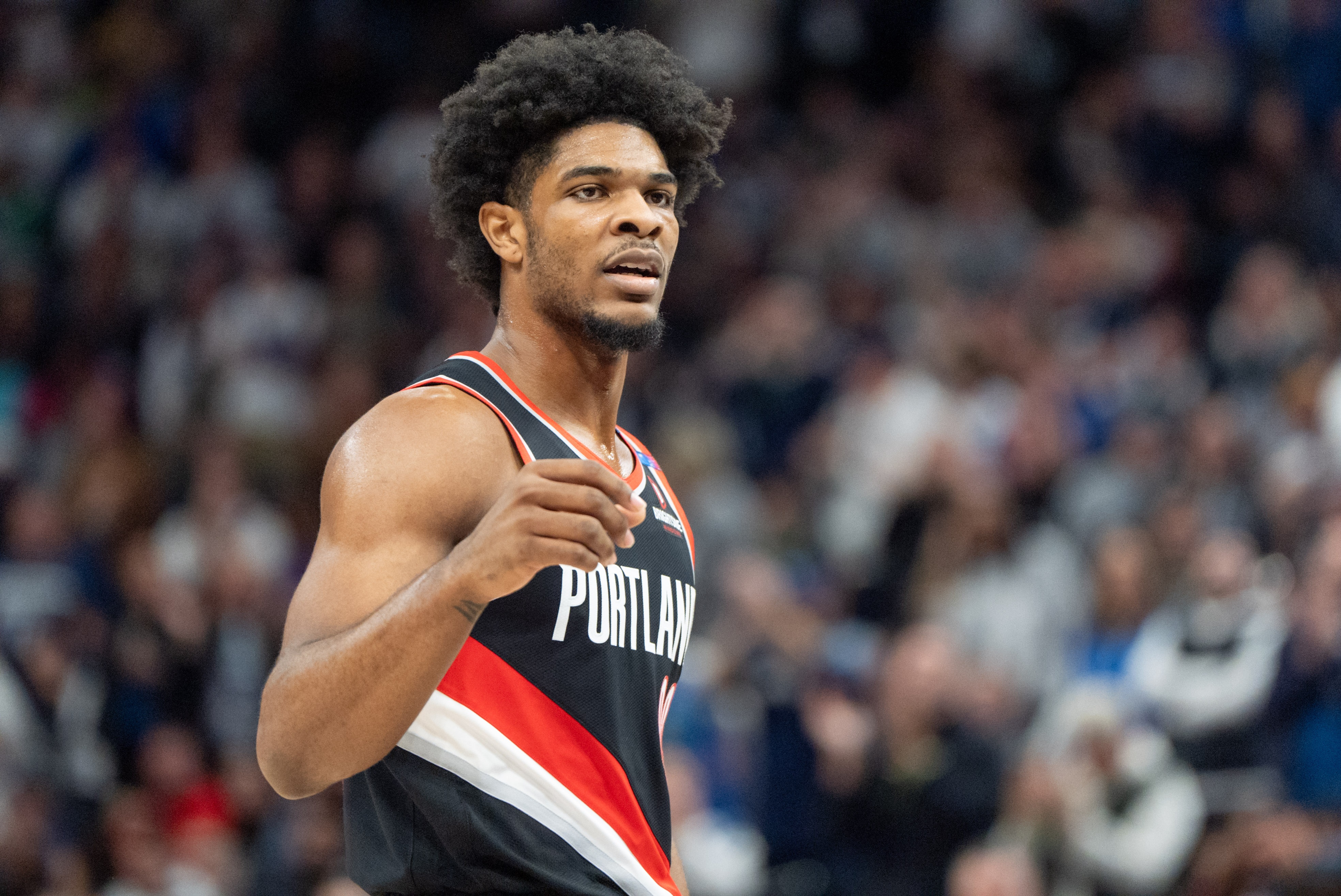 利拉德：我會(huì )通過(guò)分享幫亨德森減輕負擔 我理解他的那種渴望