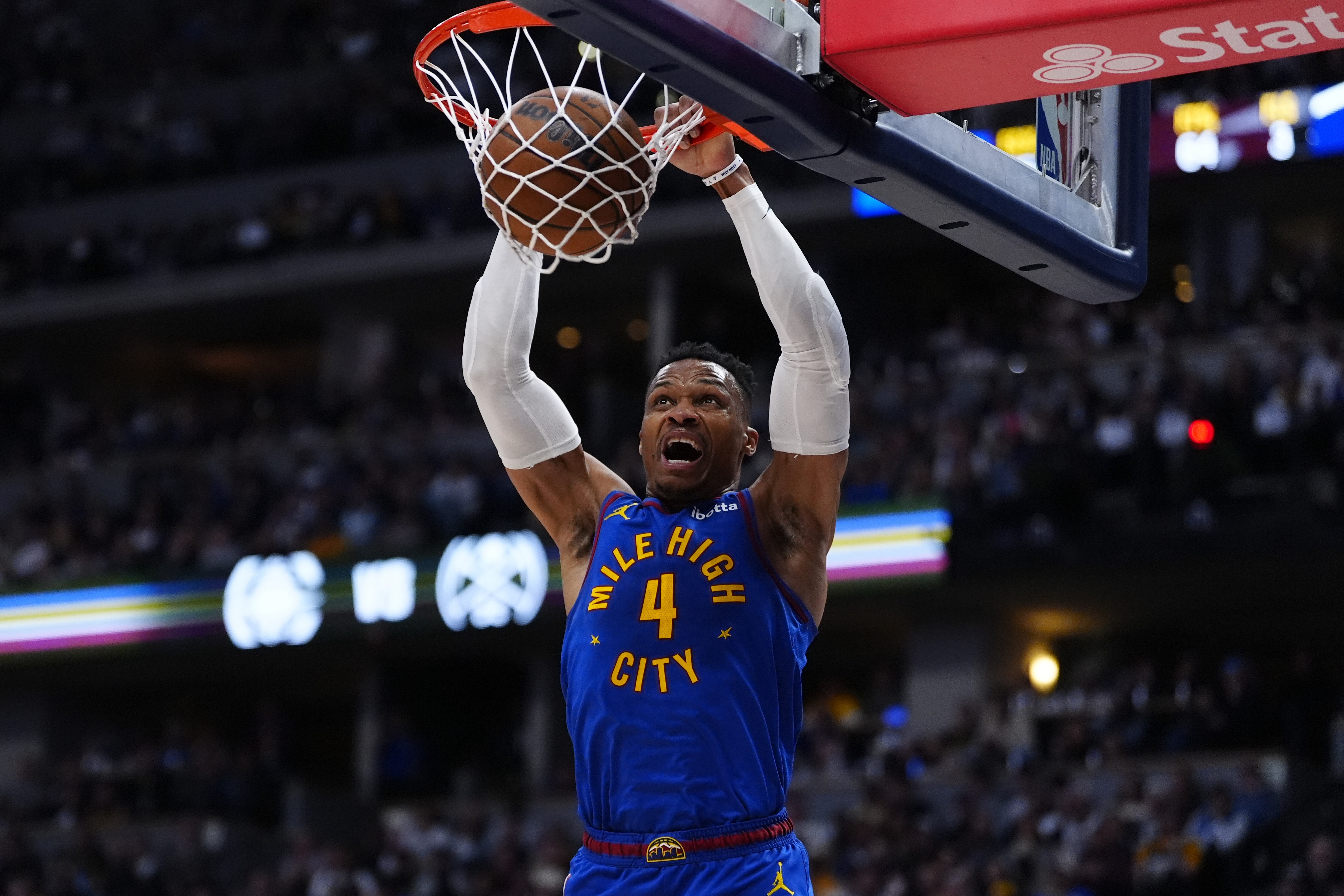 NFL新星：我的擒殺動(dòng)作是從籃球中學(xué)的 經(jīng)?？赐俅蚯虿⒛７滤? 
                                                 class=