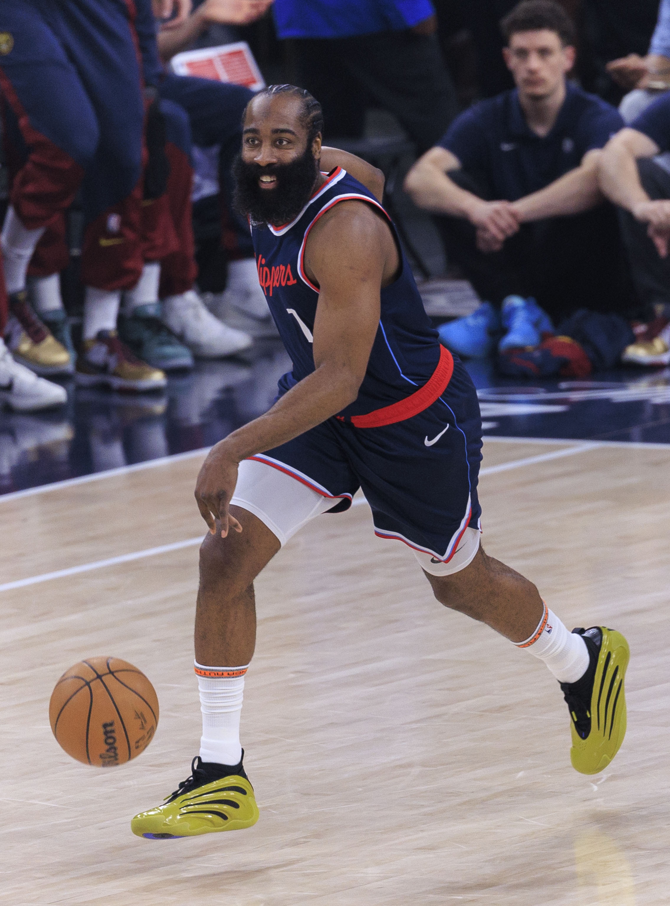 哈登：向所有中國家人致意 他們幾乎陪伴了我整個(gè)生涯??