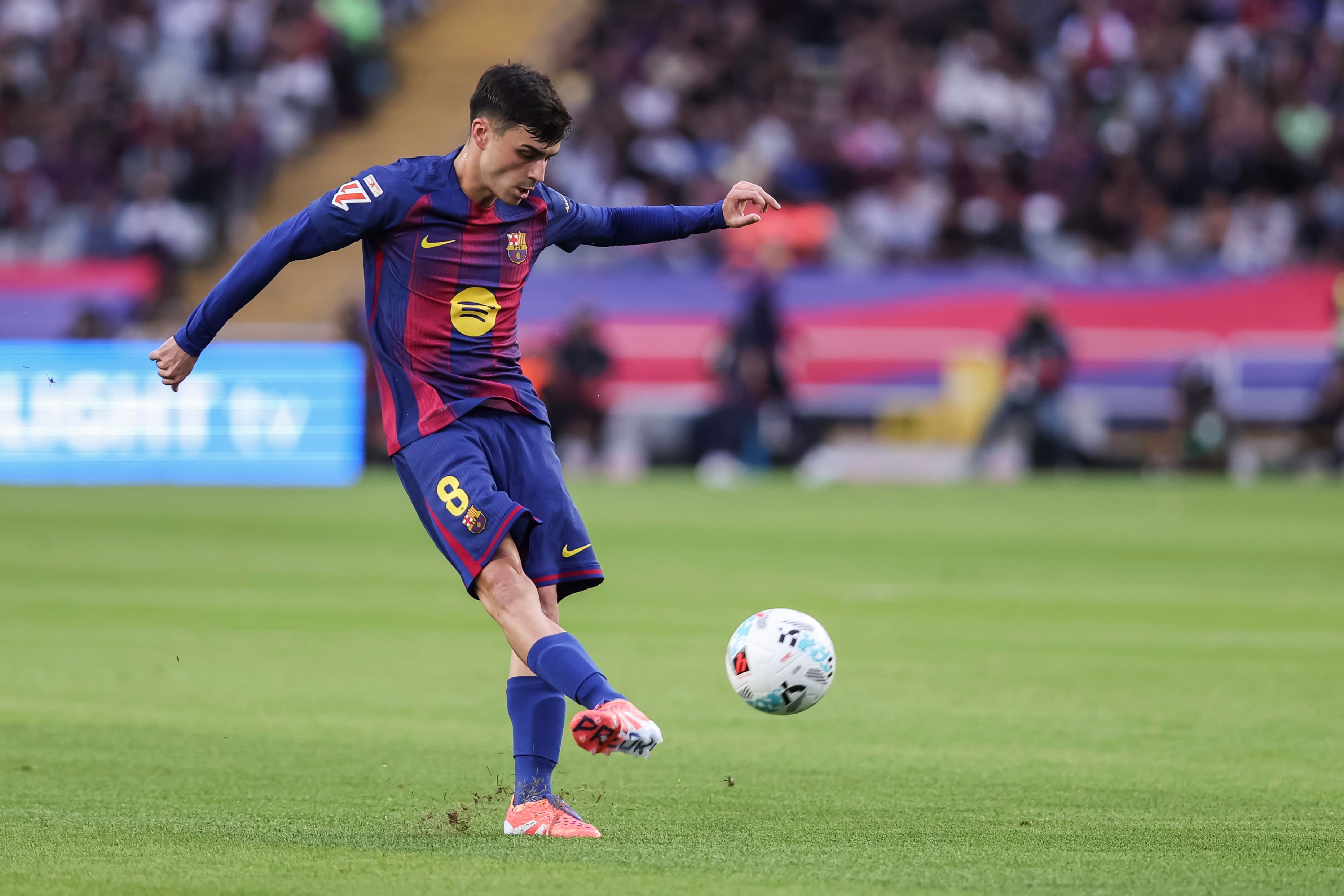 大師級！佩德里本賽季完成傳球和前場(chǎng)三傳次數均位列五大聯(lián)賽第一