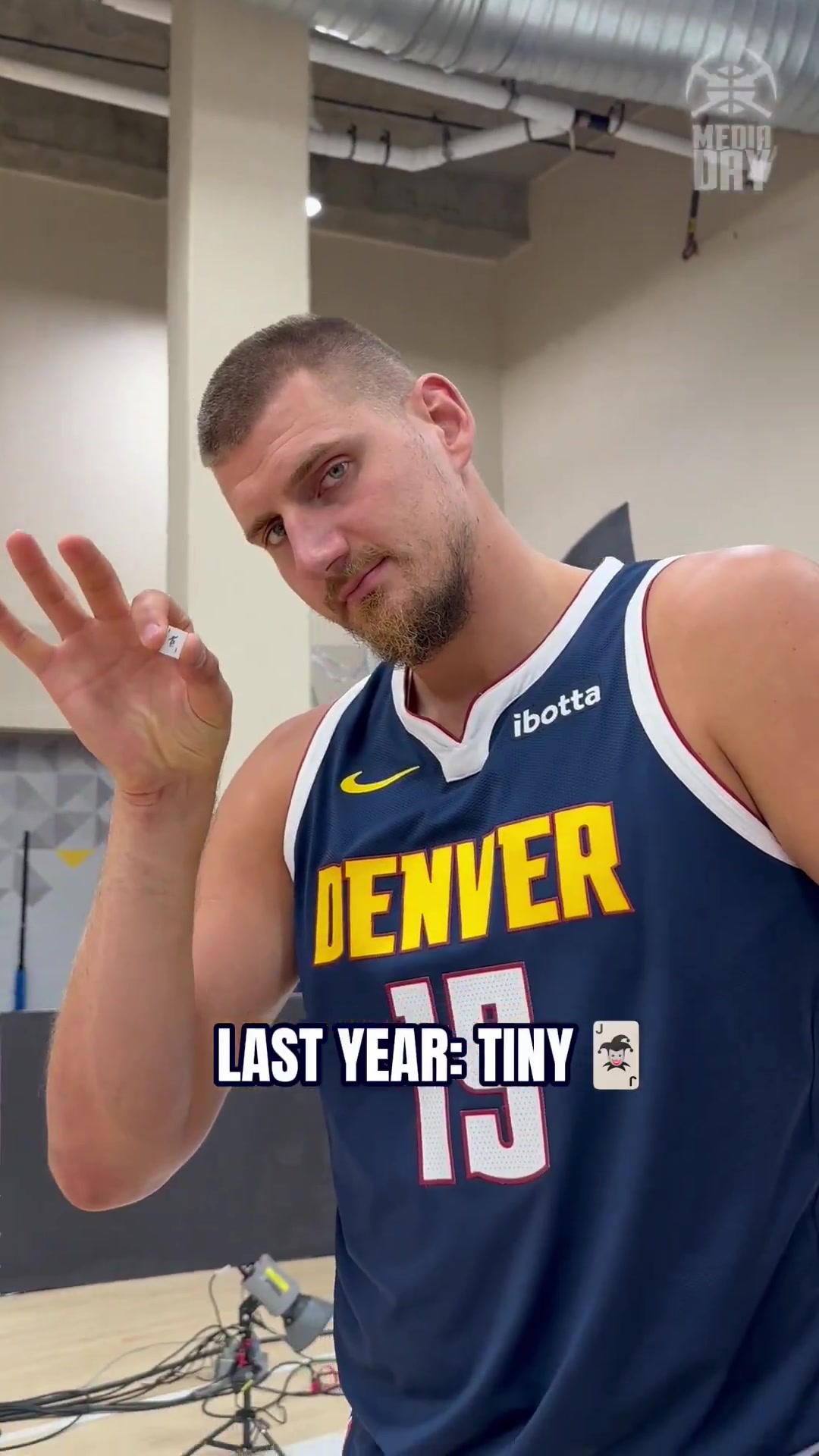 整活達人！新賽季自己從小王變大王 約基奇定妝照?！按笈啤? 
                                                 class=