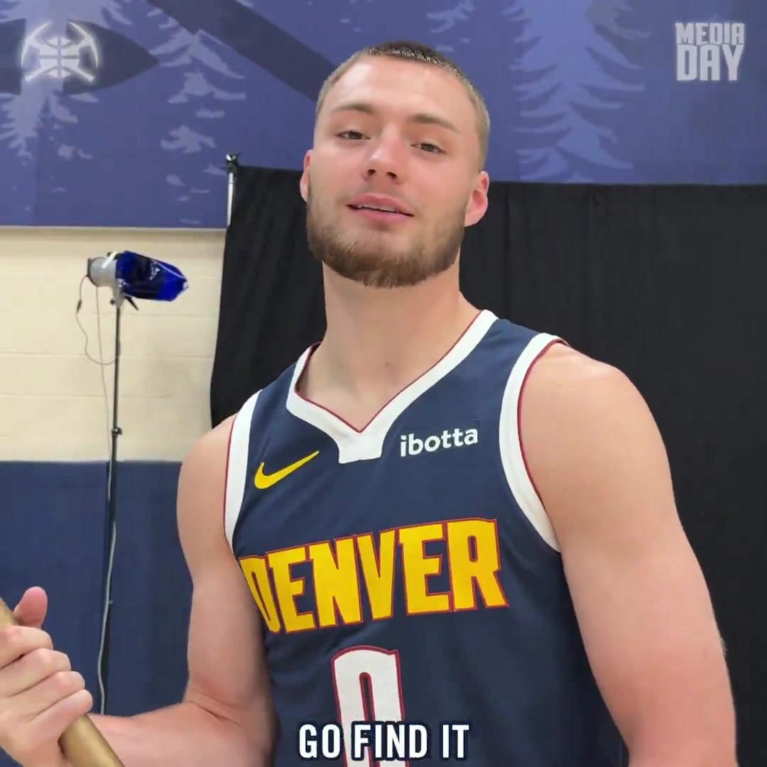 蓄起絡(luò )腮胡&手拿鐵鎬 布勞恩：我們是礦工 要去挖金子