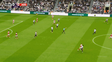 約克雷斯造點(diǎn)被取消！VAR對話(huà)實(shí)錄：波普先碰到球，才碰約克雷斯