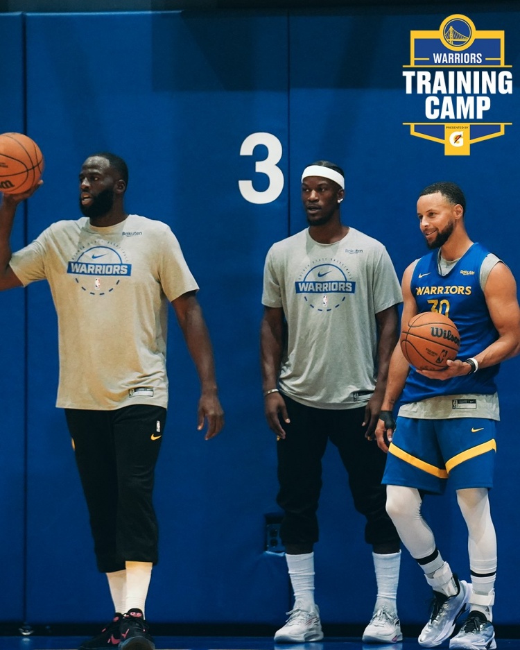 庫里/巴特勒/追夢(mèng)同框！勇士官方曬圖：訓練營(yíng)第一天