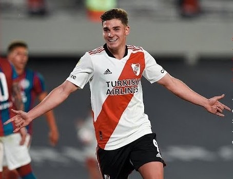 河床殺器！21歲時(shí)小蜘蛛46場(chǎng)24球15助全歐瘋搶?zhuān)?140萬(wàn)歐預定