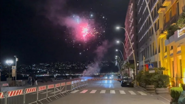 不走運，意媒：葡體飛機晚點(diǎn)，到達那不勒斯后又遭煙花騷擾