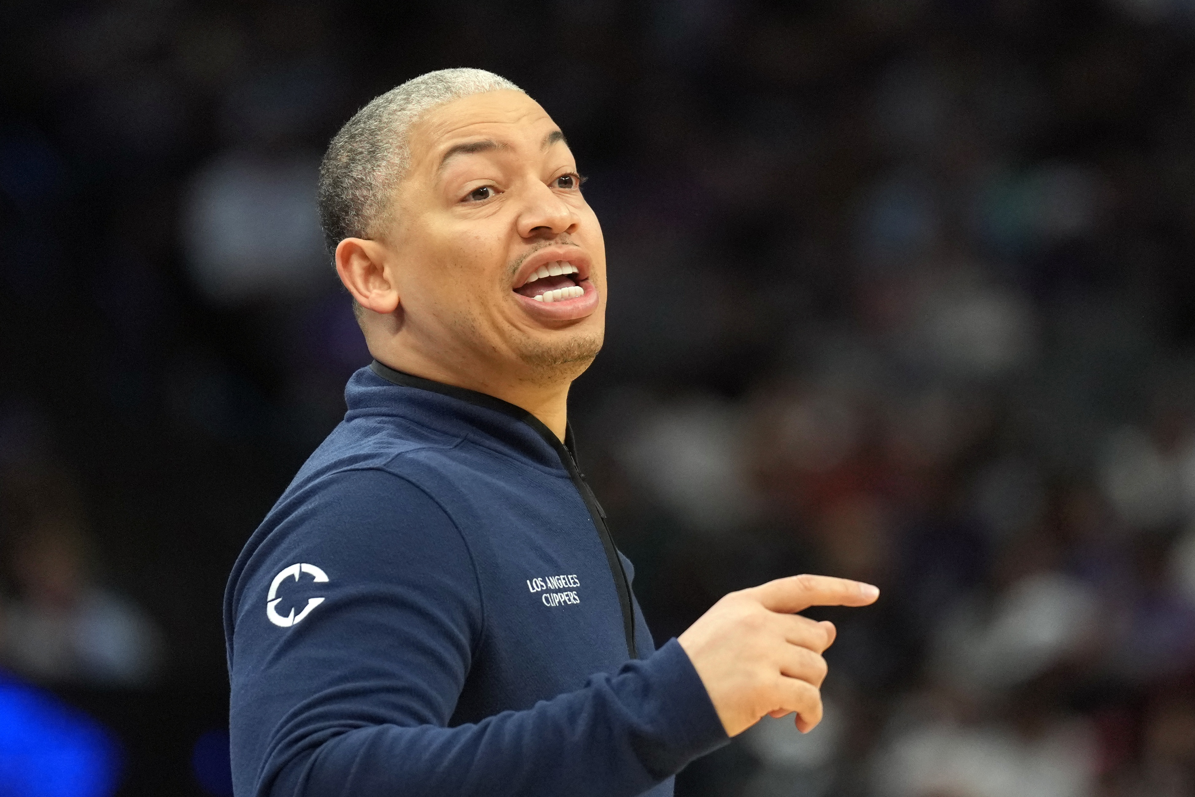 泰倫-盧：比爾會(huì )先發(fā)擔任得分后衛 科林斯是否先發(fā)我記不清了