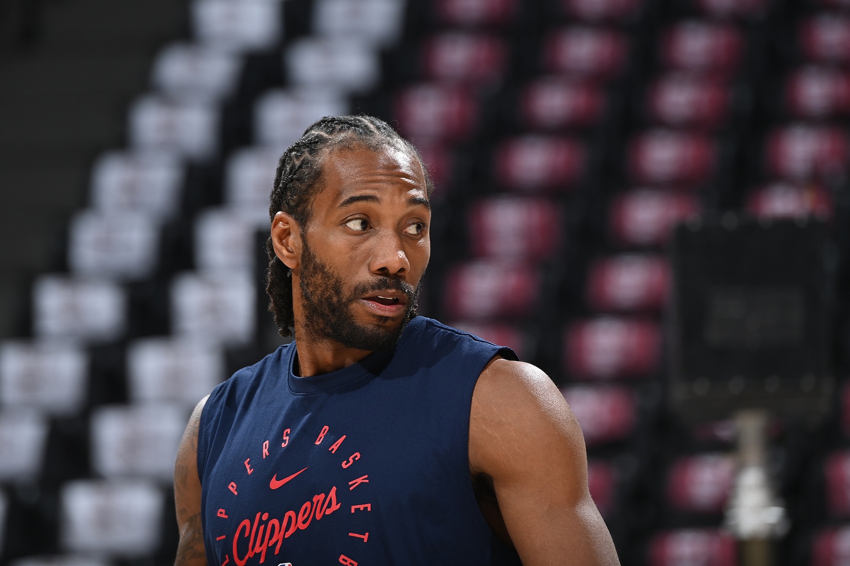 前快船官員：快船的一切都是圍著(zhù)小卡轉 他簽了什么合同無(wú)人不知