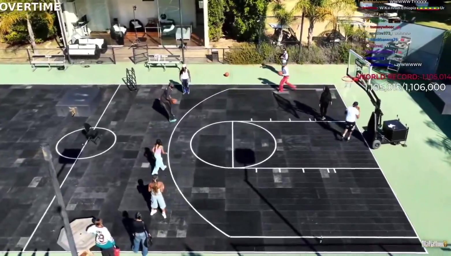 詹姆斯要求好友配音模仿比賽最后時(shí)刻緊張氛圍 自己連續三投不中