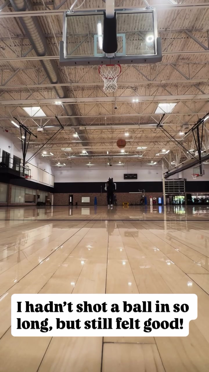 誰(shuí)有意??？韋德曬打球視頻：好久沒(méi)投籃了 仍感覺(jué)不錯！