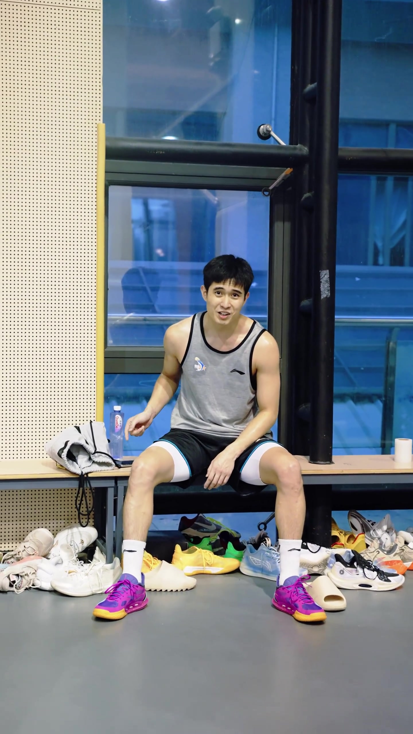 沒(méi)有文案 只有實(shí)干！國慶我在崗 籃球不打烊