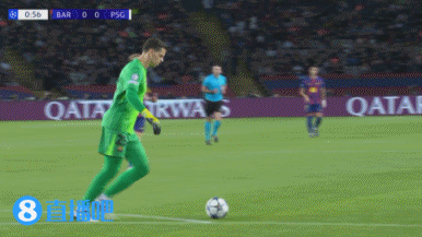 太難防！亞馬爾邊路一挑三爆破，“世一左”門(mén)德斯10秒內被過(guò)兩次