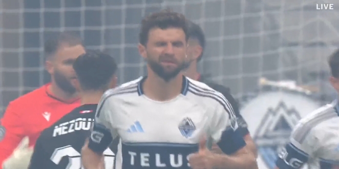 這大胡子！穆勒留了絡(luò )腮胡之后，滄桑了不少