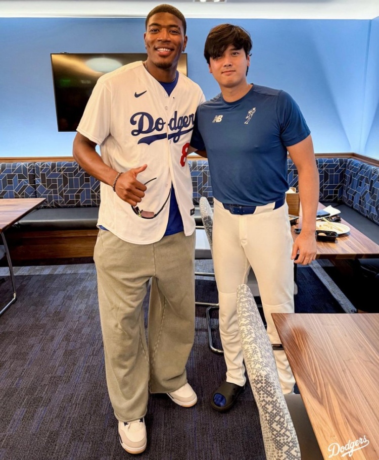 10年7億美元的棒球手！八村塁曬與大谷翔平的合照