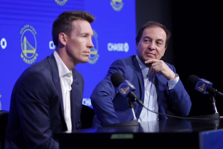 鄧利維：拉科布今夏對球隊的關(guān)注一如既往 女武神讓他有點(diǎn)分心