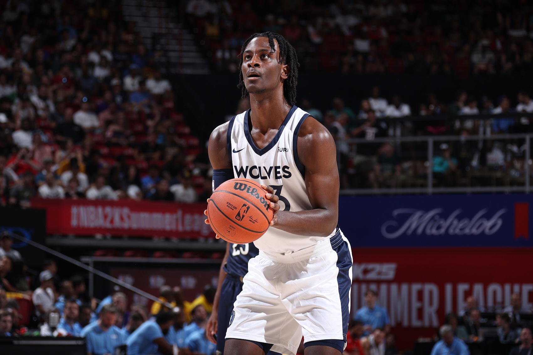 森林狼公布萊昂納德-米勒傷情：訓練中右手小拇指割傷 兩周后復查