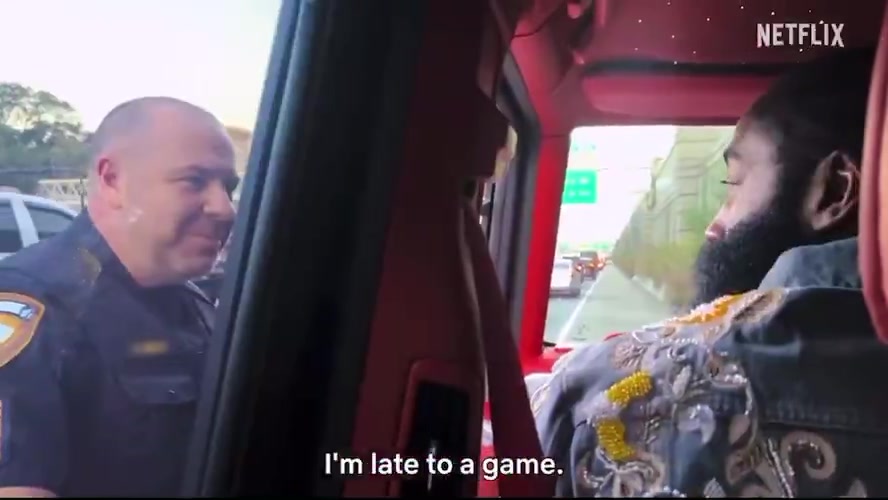 又被攔了！快船球星哈登在拍攝Netflix紀錄片期間開(kāi)車(chē)被警察攔下